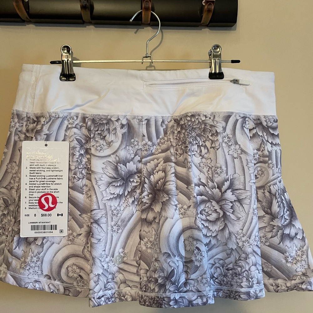 lululemon athletica Gray and White Pace Rival Skort Sz 8. BNWT